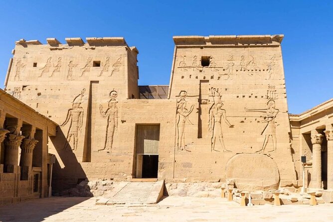 3 nights Nile Cruise with Hot air Balloon From Aswan - Day three: Edfu by horse carriage