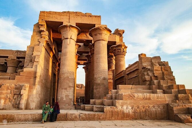 3 nights Nile Cruise with Hot air Balloon From Aswan - Guides, timing, and the small details that matter
