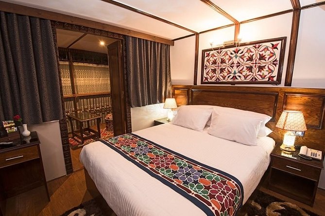 4-Days Cruise Luxor to Aswan with Hot Air Balloon and Sightseeing - What the $704 price really covers