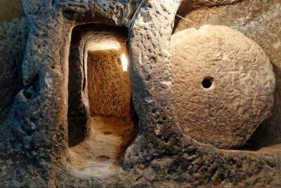 4 Days Istanbul & Cappadocia with Cave Hotel + Optional Balloon