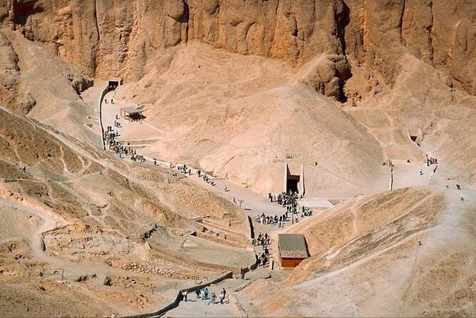 5Days from Luxor to Aswan Nile Cruise with Balloon, Abu Simbel - Day four: the long road to Abu Simbel