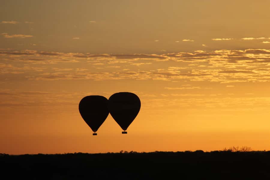 Alice Springs: Early Morning Hot Air Balloon Flight - Landing, packing, and the post-flight gathering