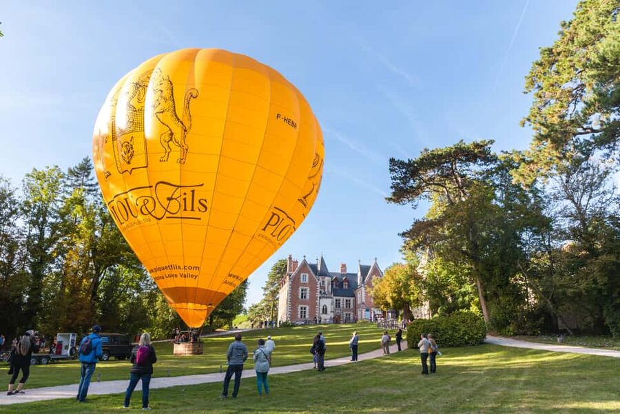 Amboise Hot-Air Balloon Sunset Ride over the Loire Valley - Should you book the Amboise balloon ride?