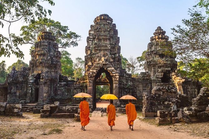 Angkor Wat plus Balloon Ride with Khmer Lunch - Walking through Angkor Wat’s carved galleries