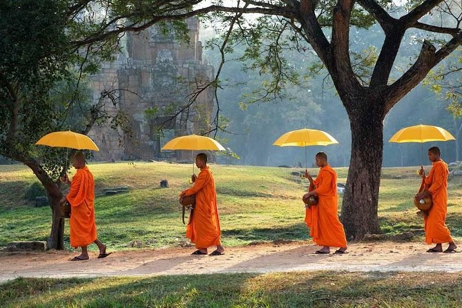Angkor Wat plus Balloon Ride with Khmer Lunch - A Khmer lunch inside the park