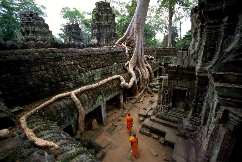 Angkor Wat: Small-Group Tour with Balloon Ride and Lunch - How the small group affects the experience