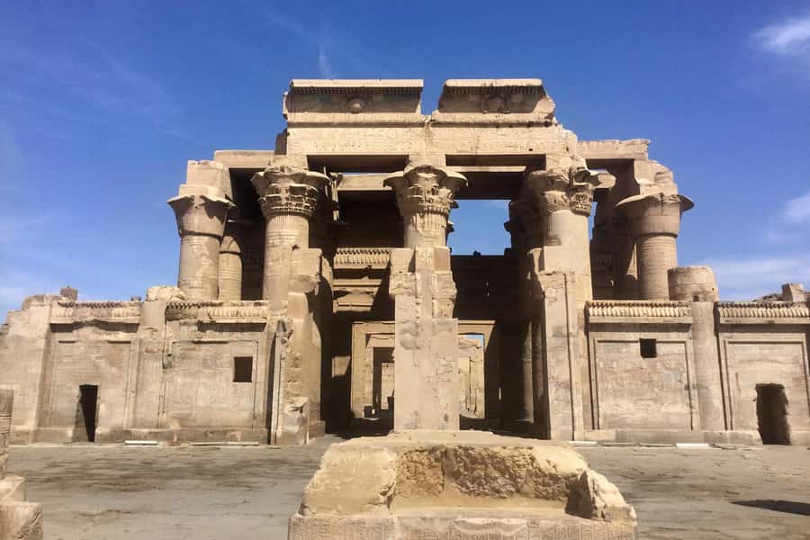 Aswan: 3 Days Nile River Cruise & Hot Air Balloon Ride - Day two, Edfu and the ride to Luxor