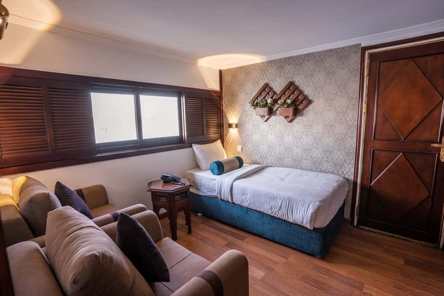 Aswan: 3 Days Nile River Cruise & Hot Air Balloon Ride - Food, cabins, and life on board