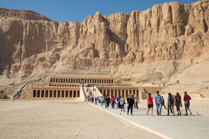 Balloon, East Bank, West Bank, and Valley of the Queens in Luxor - Luxor Temple after the long day