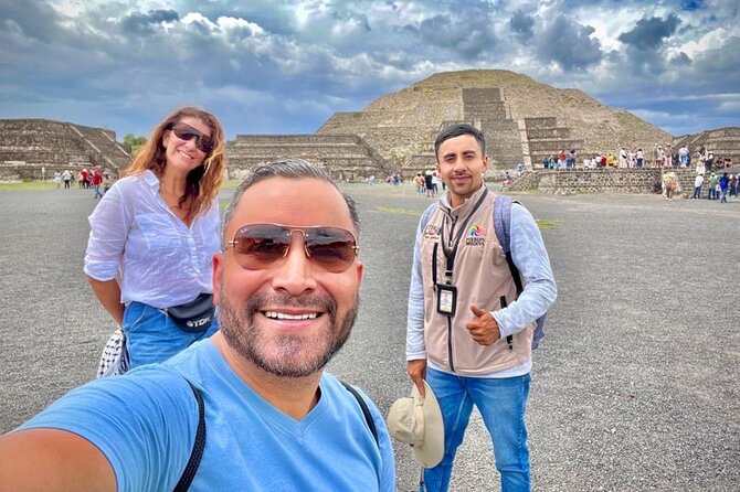 Balloon Flight and Teotihuacan Tour w/Breakfast from Mexico City - Teotihuacán with Diego, Ivan, or another guide