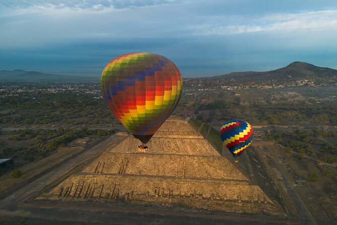 Balloon Flight and Tour in Teotihuacán from Mexico City - A sunrise above Teotihuacán is the main event