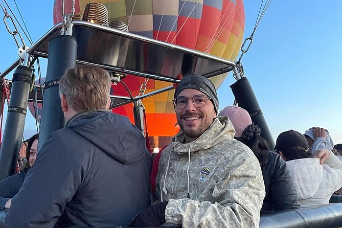Balloon Flight at Sunrise over Teotihuacan - The pre-dawn pickup at Ángel de la Independencia