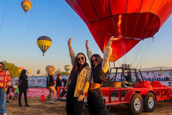 Balloon Flight + Cave Breakfast + Pick Up from CDMX or We Fly - Sunrise over Teotihuacan from a hot air balloon