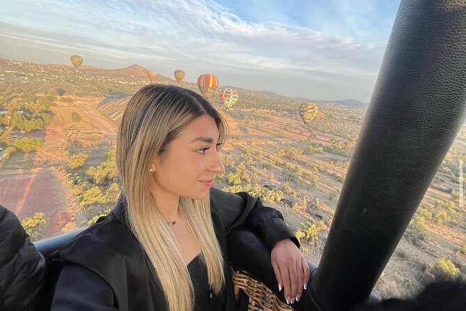 Balloon flight + CDMX pickup + Buffet Breakfast - Registration, coffee, and the wait for takeoff