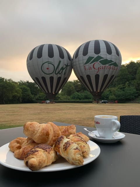 Balloon flight in la Garrotxa with transfer from Barcelona - Landing, transfer, and the cooked Catalan brunch
