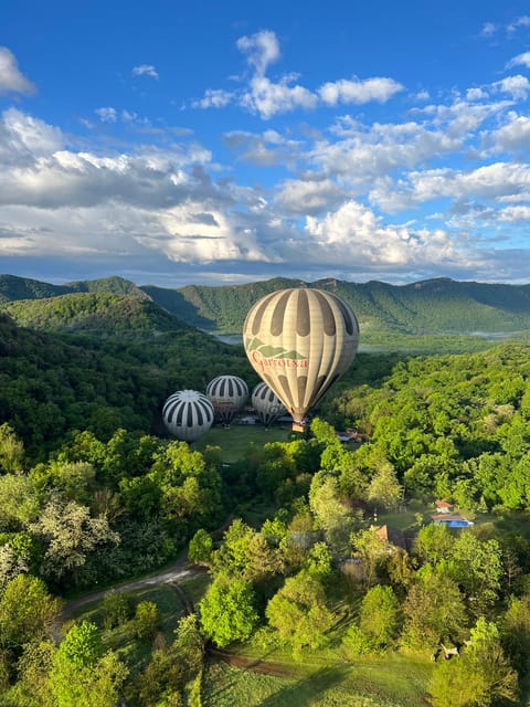 Balloon flight in la Garrotxa with transfer from Barcelona - Leaving Barcelona before sunrise