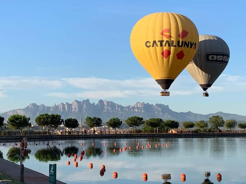 Balloon flight: panoramic view of Montserrat and Transport from Barcelona - One quiet hour above Montserrat