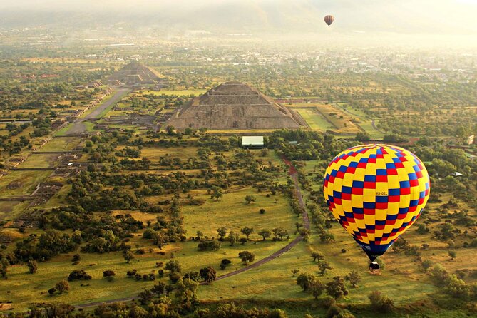Balloon Flight with Breakfast in a Natural Cave and Transportation from CDMX - Obsidian, maguey, and the local drinks tasting