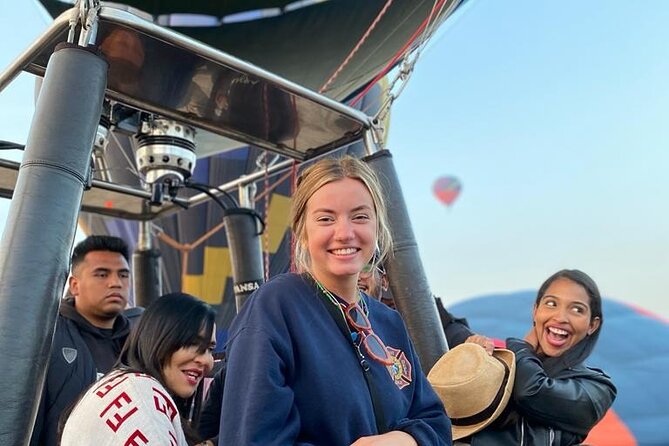 Balloon flight with breakfast in Cave and Pyramids tour from CDMX - The balloon flight is worth the early alarm