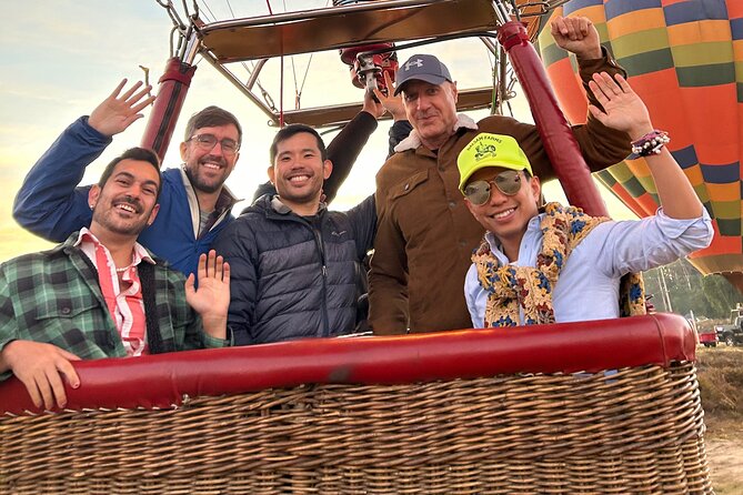 Balloon Flight with Breakfast in Cave and Round Trip CDMX - The 30 to 45 minute balloon flight