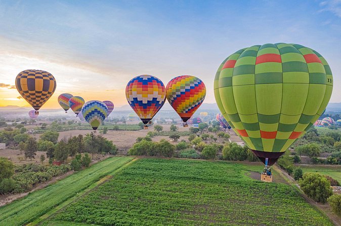 Balloon Flight with Buffet Breakfast - The 35 to 45 minute flight over the pyramids