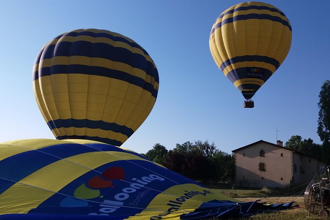 Balloon Ride over Catalonia with optional Pick-up from Barcelona - What the flight feels like in the basket