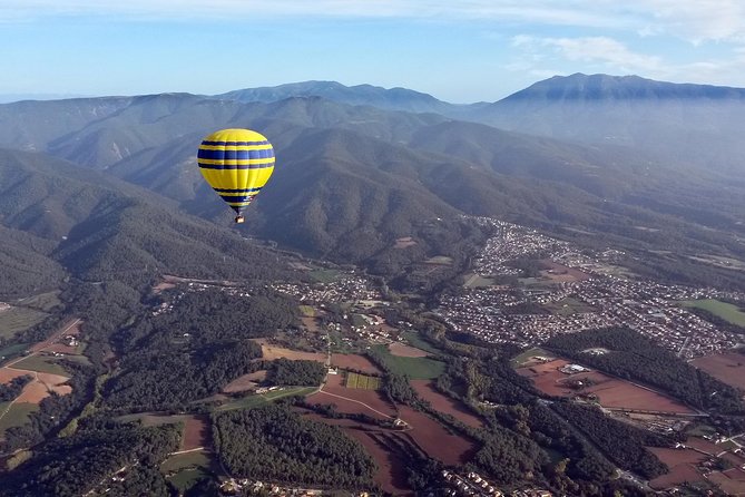 Balloon Ride over Catalonia with optional Pick-up from Barcelona - The two-hour flight upgrade