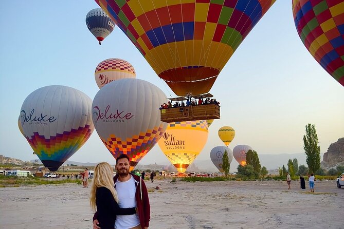 Balloon Watching Tour in Cappadocia with Hotel Pick-Up & Drop-Off - A small group, but not a private tour