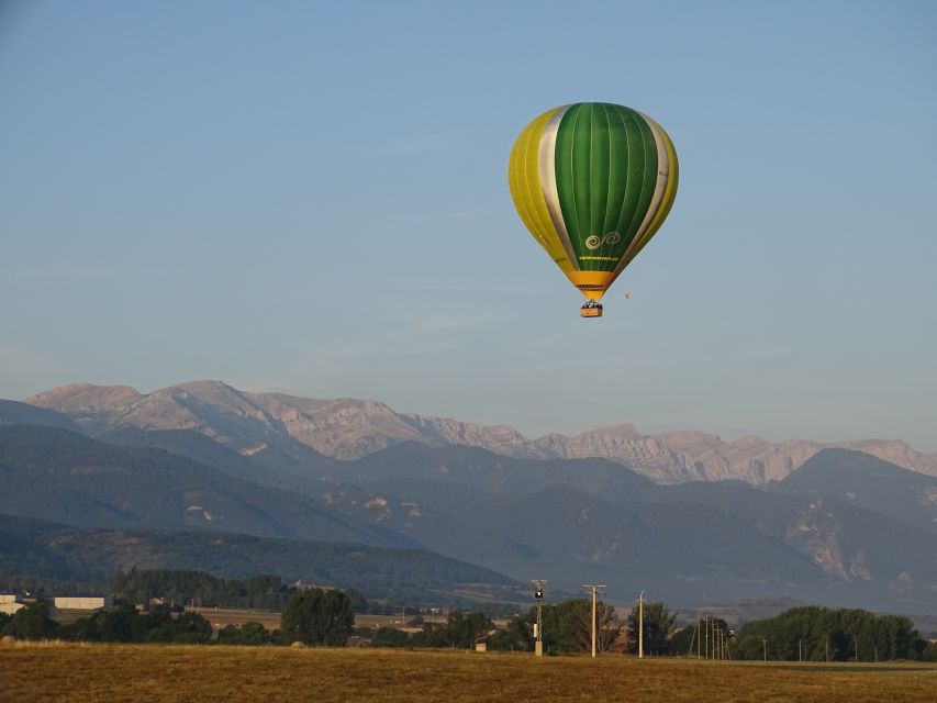 Barcelona: Hot Air Balloon Flight Experience - Cava, pastries, and the end of the morning