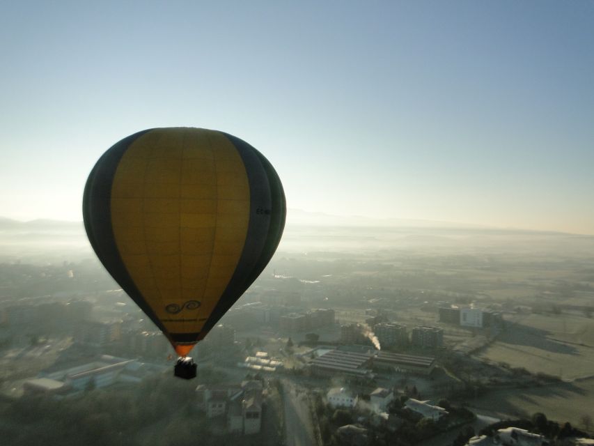 Barcelona: Hot Air Balloon Flight Experience - Getting out of Barcelona and into the countryside