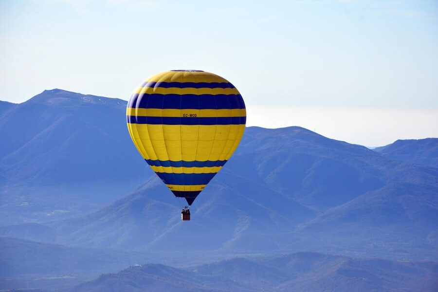 Barcelona: Hot Air Balloon Ride with Optional Transportation - Who will enjoy this most