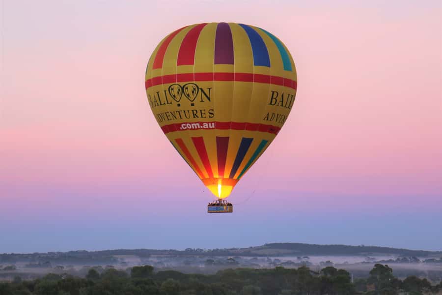 Barossa Valley: Hot Air Balloon Flight - Meeting Justin and preparing for takeoff