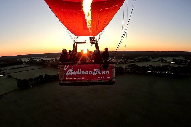 Bendigo Premium Balloon Flight plus buffet champagne breakfast - Starting at 5:30 am beside Lake Weeroona