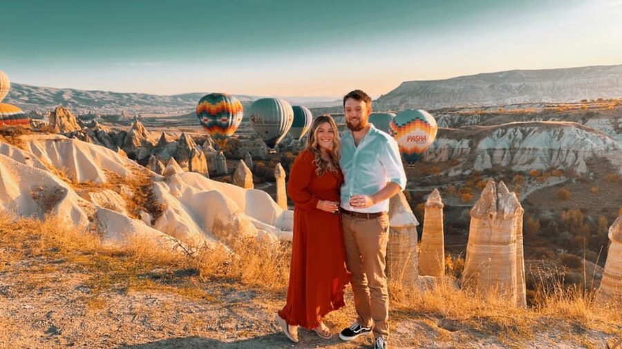 Breakfast with balloons in the valley ( private table ) - Who will enjoy this most?