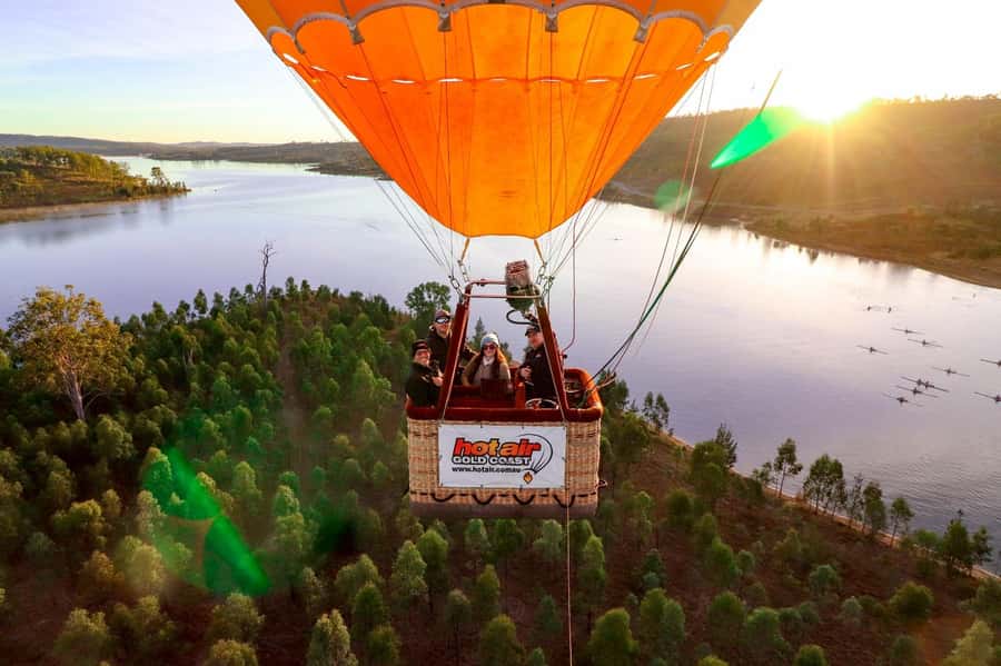 Brisbane: Hot Air Balloon Flight with Vineyard Breakfast - What the $350 price really includes
