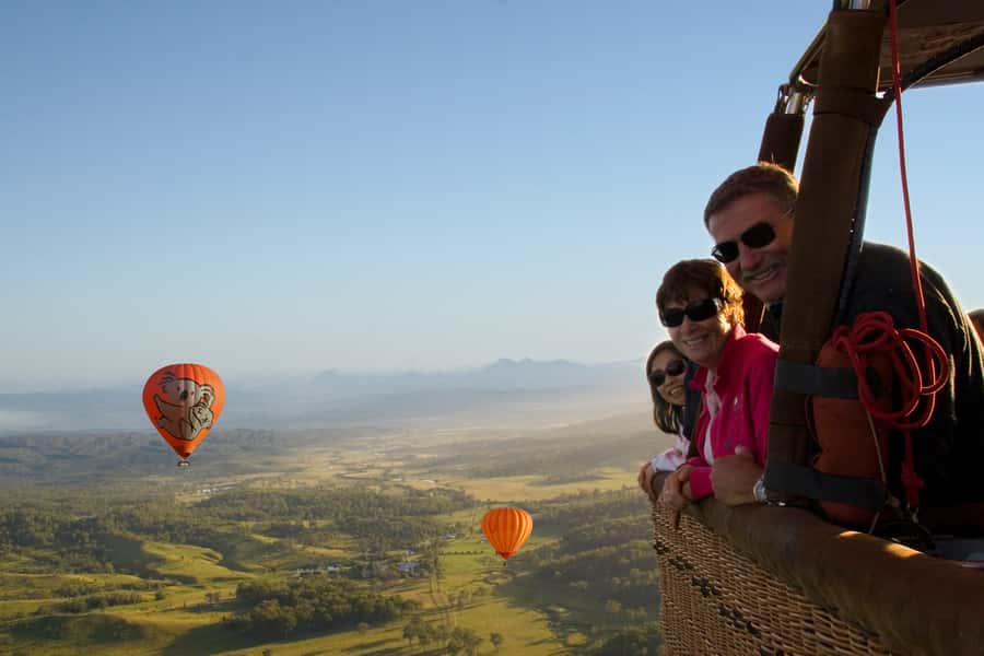 Brisbane: Hot Air Balloon Flight with Vineyard Breakfast - A quiet flight above the Scenic Rim