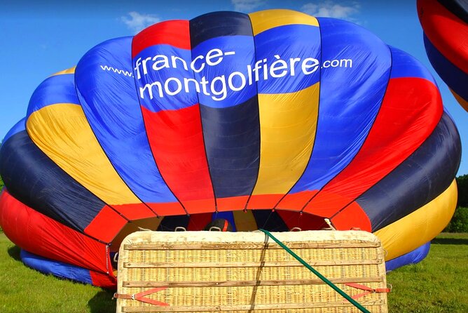 Burgundy Hot-Air Balloon Ride from Vezelay - Landing, packing, and the champagne finish