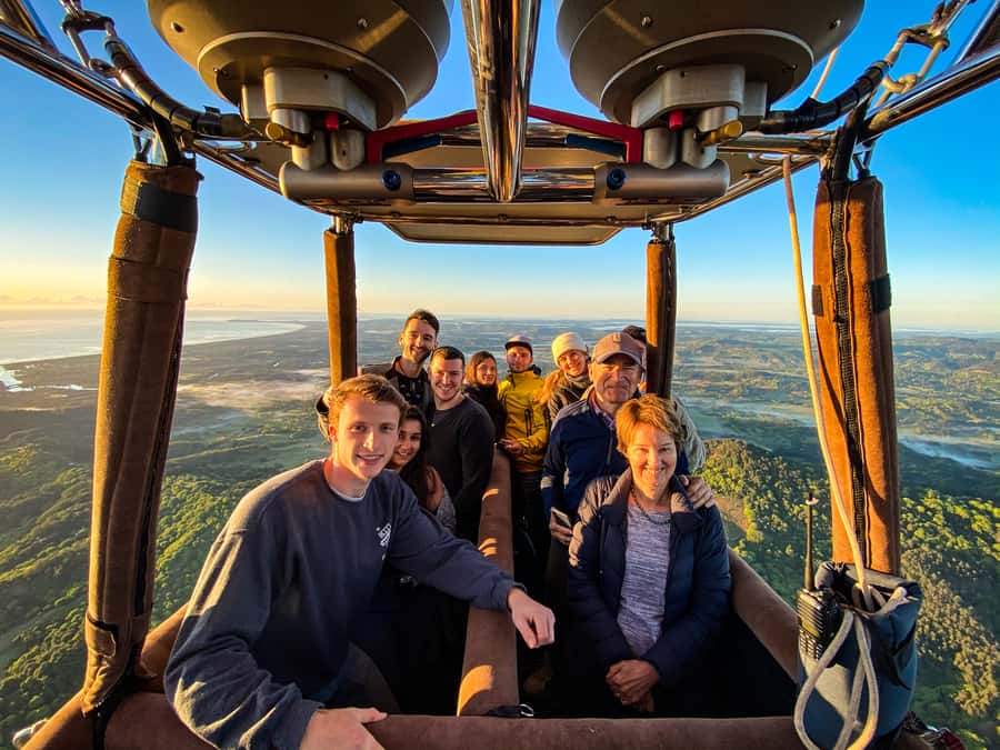 Byron Bay: Sunrise Hot Air Balloon Flight with Breakfast - Watching the balloon come alive