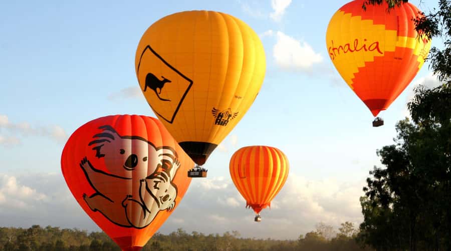 Cairns: Hot Air Balloon Flight & 3-Course Lunch - Helping with the landing and pack-up