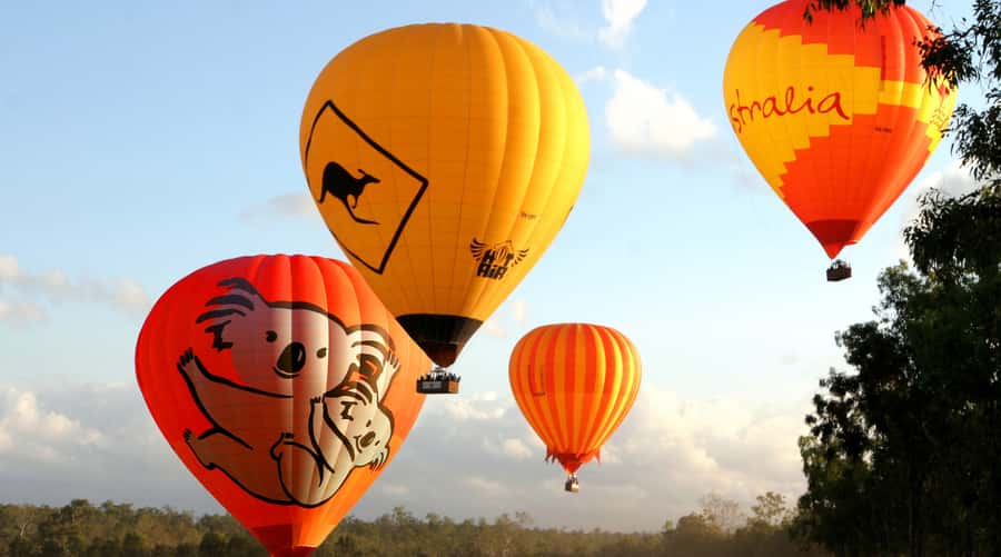 Cairns: Hot Air Balloon Flight with Transfers - The pre-dawn coach ride from Cairns