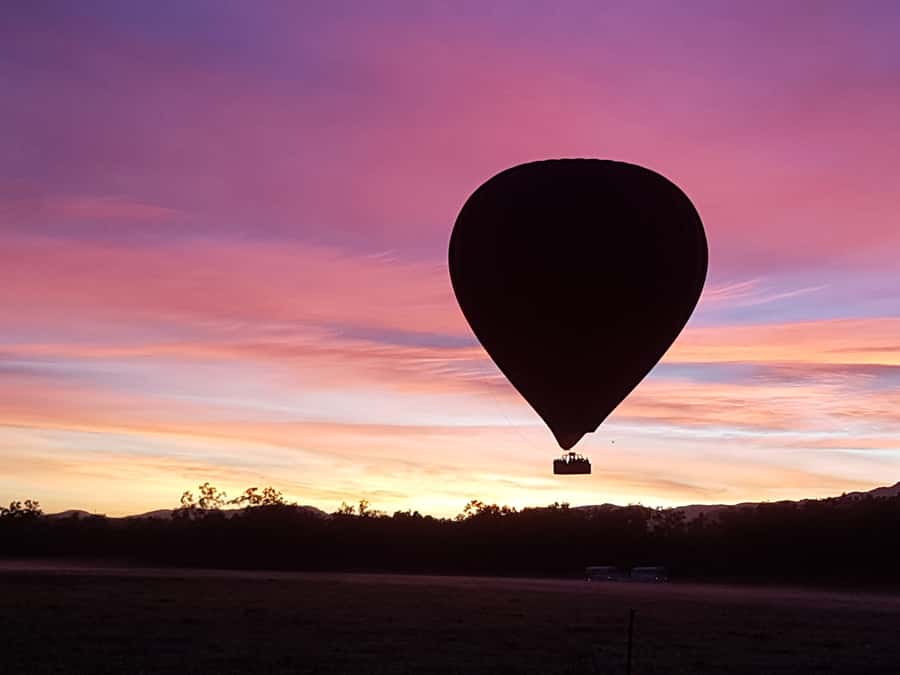 Cairns: Hot Air Balloon Flight with Transfers - The landing and the hands-on pack-up
