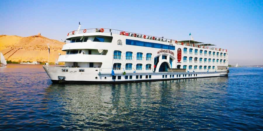 Cairo: 8-day Tour with Cruise, Flights, & Balloon Ride - Day 6: Edfu and Kom Ombo by river