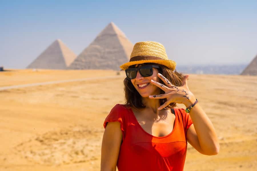 Cairo: Private 5-Day Egypt Tour with Alexandria & Balloon - Day 1: Giza, Tutankhamun, and a flight to Luxor