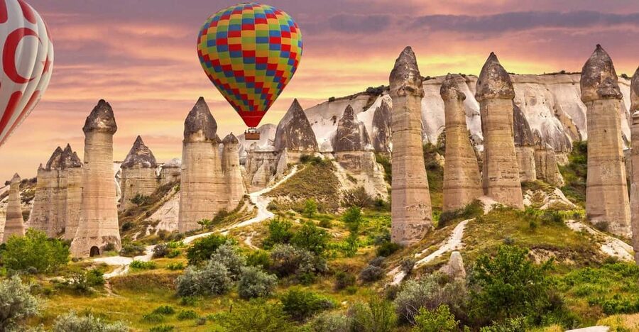 Cappadocia: Göreme Sunrise Hot Air Balloon Ride w/ Breakfast - The 5 AM pickup from Göreme, Nevşehir, or Avanos