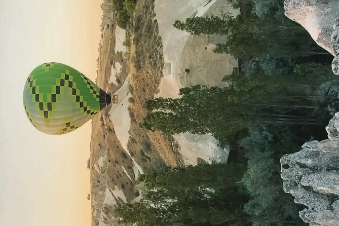 Cappadocia : Hot Air Balloon Flight Basket Size 15-18 Person |Çat - The important difference between Çat and Göreme