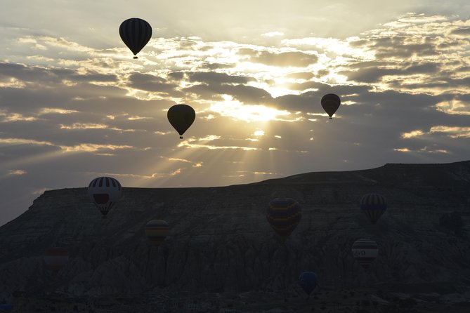 Cappadocia Hot Air Balloon Ride with Breakfast and Champagne - What the basket feels like