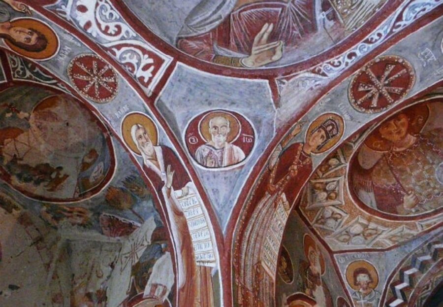 Cappadocia: Red Tour and Sunrise Balloon Tour - Göreme Open Air Museum and Byzantine frescoes