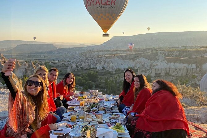 Cappadocia Sunrise Breakfast With Hot Air Balloons - Breakfast with balloons above Love Valley