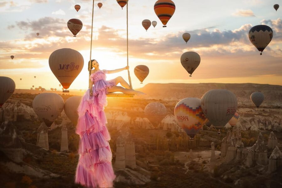 Cappadocia: Taking photo with Swing at hot air balloon view - How this compares with a balloon ride