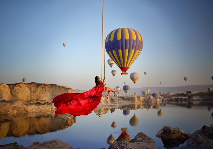 Cappadocia: Taking photo with Swing at hot air balloon view - What the morning itinerary feels like